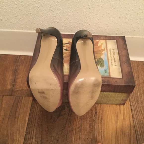 Guess peep toe pumps - Picture 4 of 4